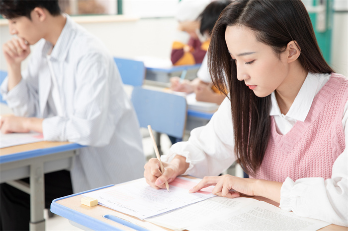 泉州女儿初中学习不好怎么开导?