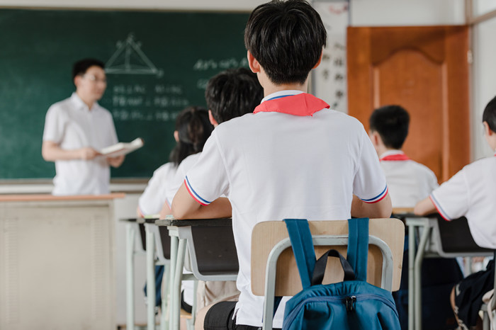 泉州女孩子初中学习不好怎么规划未来?